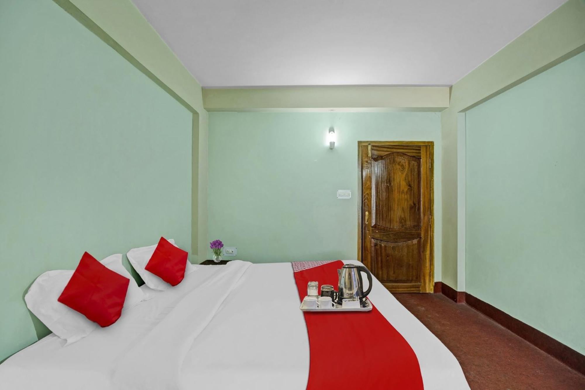 Hotel O Evergreen Guest House Shillong Esterno foto
